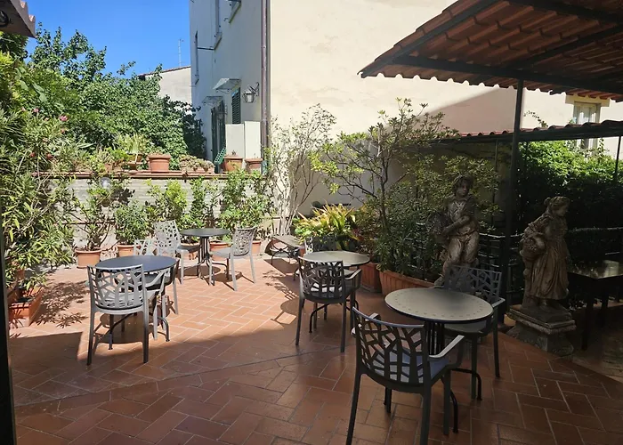 Hotel all'aeroporto: Hotel Camilla Guelfa